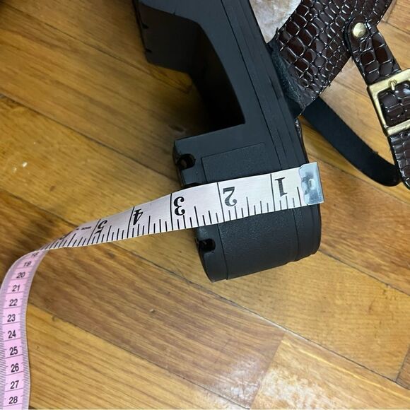 Retro Y2K Chunky Heel Sandals - Picture 8 of 8